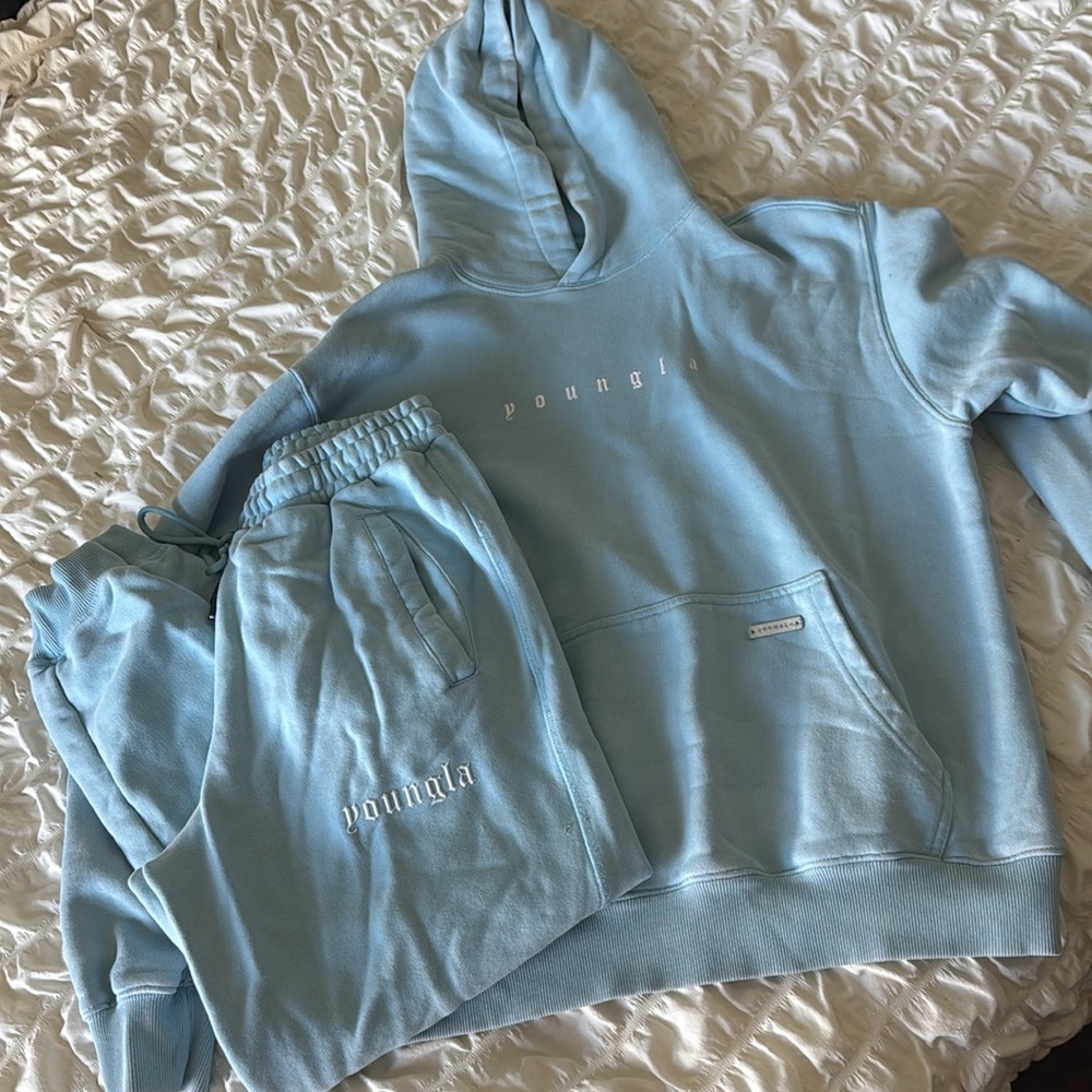 Young LA sweat set